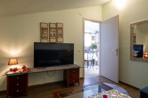 Bougainvillea House 2 カラマタ エクステリア 写真